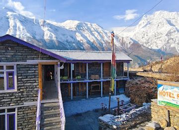 nepal/annapurna-circuit/restaurant/peaceful-hotel