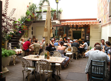 czechia/prague/hradcany/restaurant/restaurace-a-vinarna-u-laury