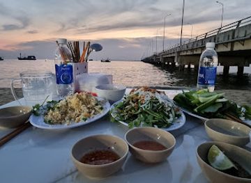 vietnam/phu-quoc-island/restaurant/quan-nhau-cau-cang-quoc-te