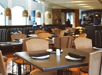 california/palm-desert/restaurant/the-hideout-kitchen-bar