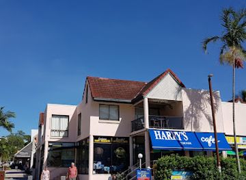 australia/airlie-beach/restaurant/harry-s-corner-cafe