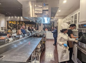 indiana/southern-indiana/restaurant/mesa-a-live-dining-show