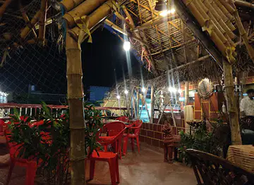 Madame Shanthe's Cafe Restaurant