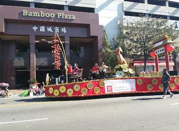 california/los-angeles-county/restaurant/golden-dragon-parade