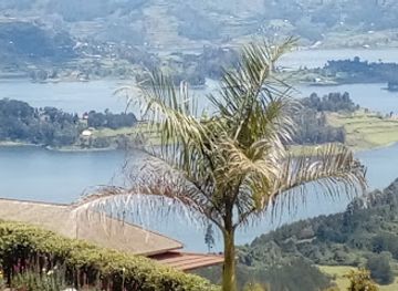 uganda/lake-bunyonyi/restaurant/miami-restaurant