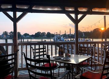 maryland/chesapeake-bay-maritime-museum/restaurant/carson-s-creekside-restaurant