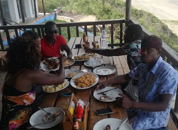 mozambique/inhambane/restaurant/sombras-bar