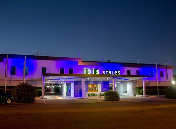 australia/far-west/restaurant/s-que-restaurant-takeaway