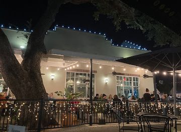 florida/honeymoon-island-state-park/restaurant/caracara-restaurant-and-bar