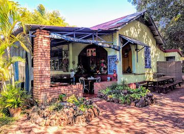 zimbabwe/chimanimani-national-park/restaurant/mama-africa
