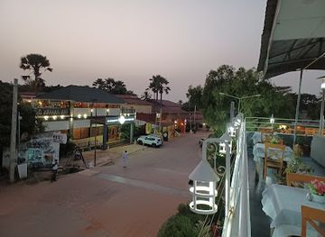 the-gambia/gunjur/restaurant/7-rooftop-flamingo-a-la-carte