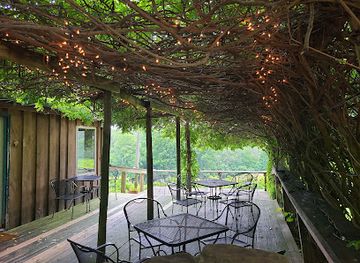 illinois/shawnee-hills/restaurant/hickory-ridge-vineyard-and-winery