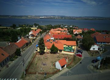 czechia/palava/restaurant/restaurace-apartmany-bobule