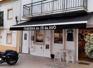 portugal/nazare/restaurant/modern-tavern-ze-d-avo