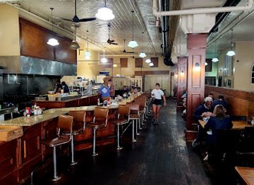 virginia/lynchburg/restaurant/market-at-main