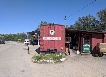 montana/beartooth-highway/restaurant/red-box-car