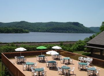wisconsin/great-river-road/restaurant/sullivan-s-supper-club