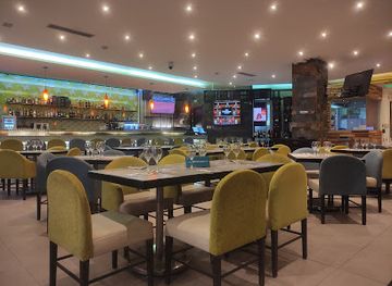 ecuador/pacific-coast/restaurant/segundo-muelle-san-marino