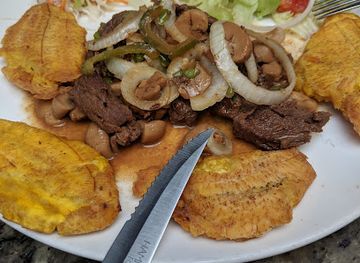 haiti/nippes/restaurant/harry-s