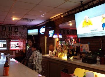 illinois/great-river-road/restaurant/two-dog-bar-grill