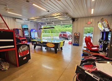 ohio/mohican-state-park/restaurant/dairylicious-more