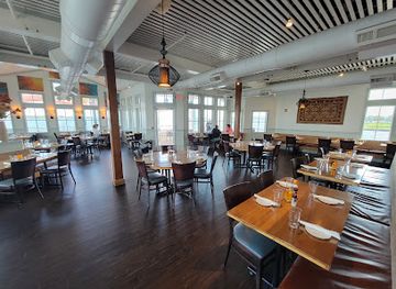 north-carolina/new-bern/restaurant/persimmons-waterfront-restaurant