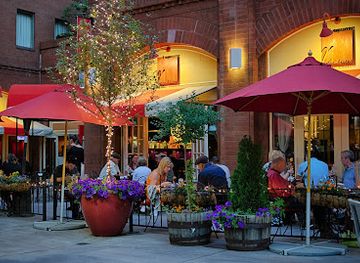 colorado/denver/lodo-lower-downtown/restaurant/red-square-euro-bistro