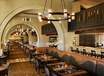 texas/austin/restaurant/the-carillon