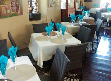 dominica/freshwater-lake/restaurant/old-stone-grill-and-bar