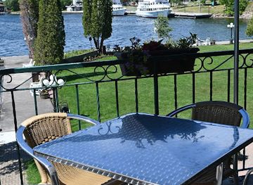 new-york/thousand-islands/restaurant/muskie-jake-s-tap-grill