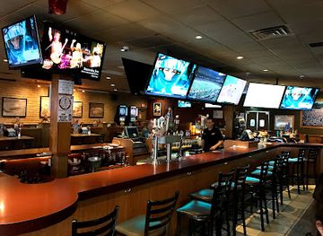 wisconsin/green-bay/restaurant/anduzzi-s-sports-club-holmgren-way