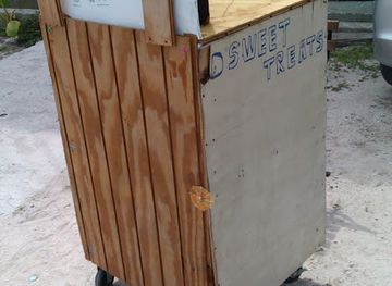 the-bahamas/bimini/restaurant/d-s-sweet-treats