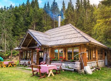 montenegro/rovca/restaurant/restoran-cardak-gradisnica