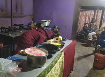 nepal/nagarkot/restaurant/fresh-hot-momo-station