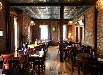 pennsylvania/southern-alleghenies/restaurant/the-harmony-inn