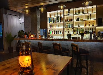 vietnam/nha-trang/restaurant/secrets-bar-and-grill-nha-trang