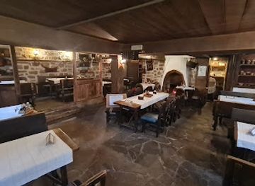 bulgaria/dobruja/restaurant/under-the-linden-trees