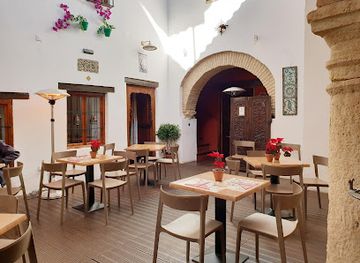 spain/cordoba/san-basilio/restaurant/luar-nos-patios