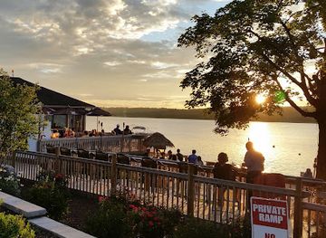 wisconsin/glacial-lake-wisconsin/restaurant/mars-resort
