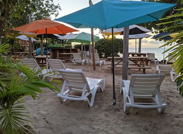 antigua-and-barbuda/dickenson-bay/restaurant/beachlimerz