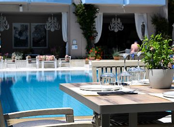 greece/sporades/restaurant/crazy-cow-restaurant