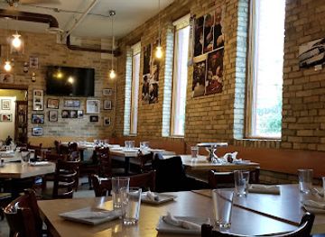 canada/winnipeg/exchange-district/restaurant/corrientes-argentine-pizzeria