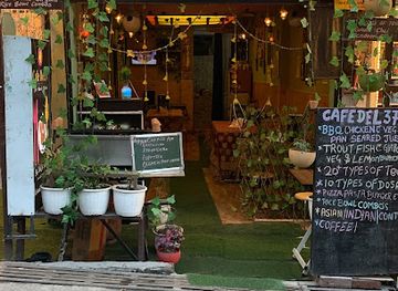 india/manali/old-manali/restaurant/cafe-del-37