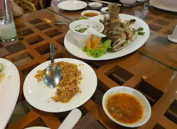 Royal Taste ရိုင်ရယ် စားသောက်ဆိုင်