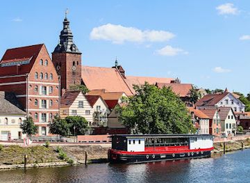 germany/altmark/restaurant/restaurantschiff-hoffnung