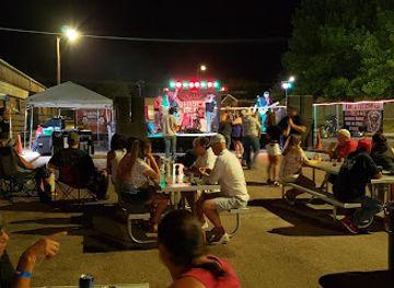 nebraska/niobrara-river-valley/restaurant/jimmy-dean-s-bar-grill