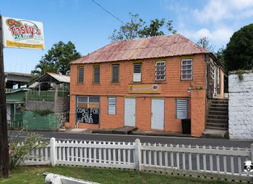 saint-kitts-and-nevis/cayon/restaurant/happiness-restaurant