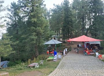 pakistan/ayubia-national-park/restaurant/restaurant-chair-lift