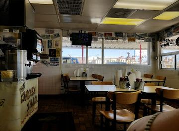 nevada/hoover-dam/restaurant/the-chicken-shack