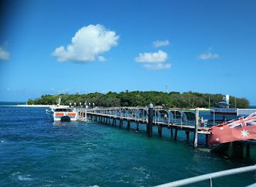 australia/great-barrier-reef/restaurant/green-island-pool-restaurant